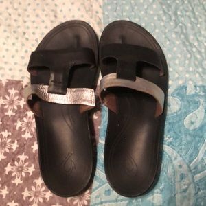 OluKai slides